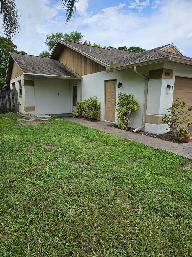 Building Photo - 4605 SE Geneva Dr