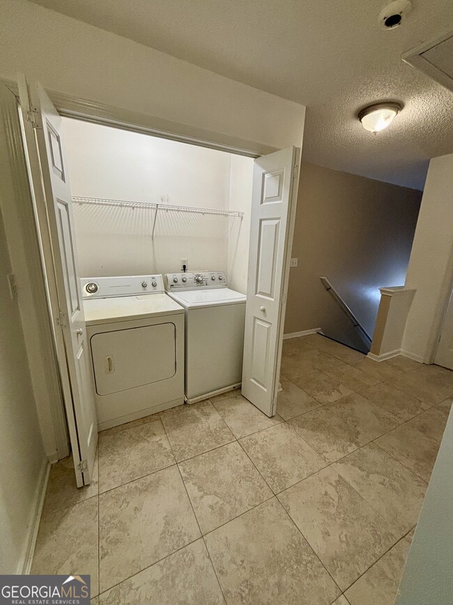 Building Photo - 141 Chastain Loop