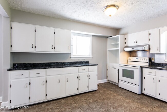 Building Photo - 1008 Meadow Hill Rd