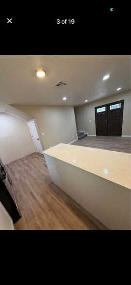 Building Photo - 627 S Rowan Ave