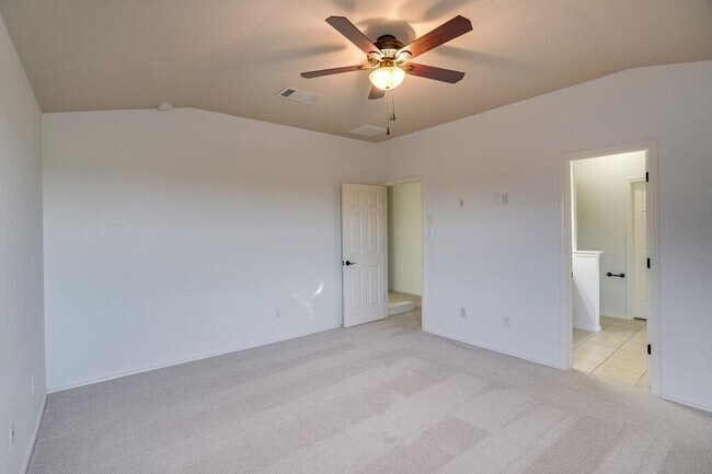 Building Photo - 1206 Hensley Dr