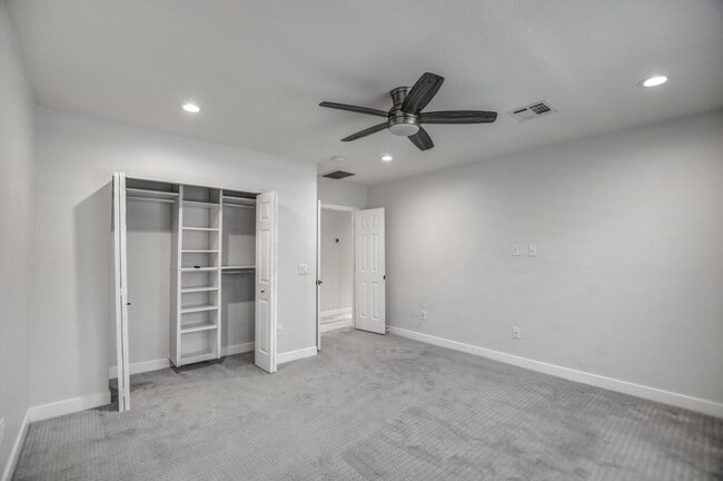 Building Photo - 6929 E Mariposa Dr