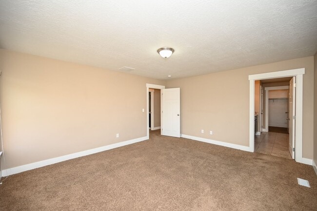 Building Photo - 13078 S Elm Hollow Ct