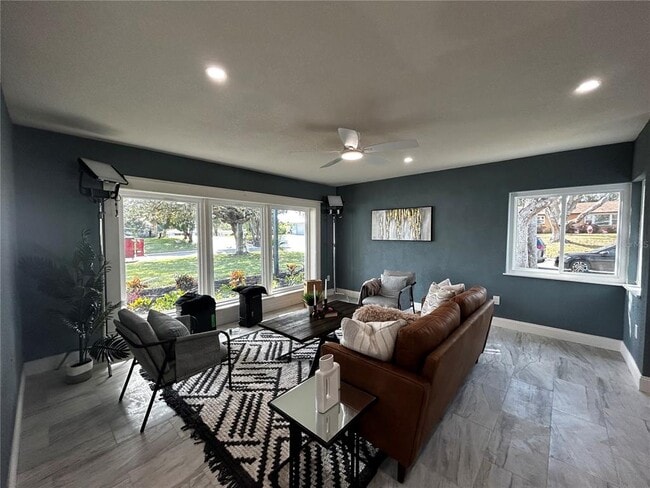 Building Photo - 6370 Conniewood Square