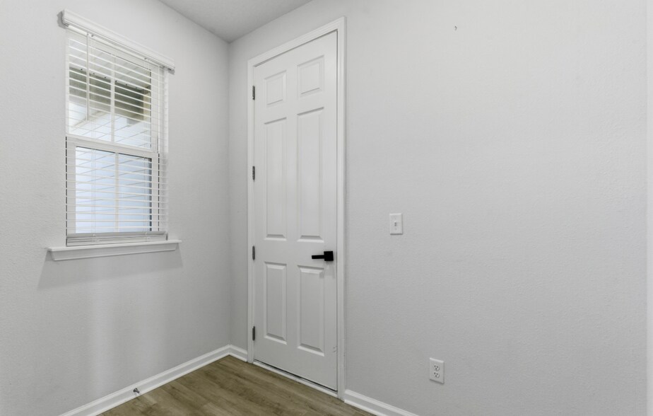 Building Photo - 162 Cedar Elm Way