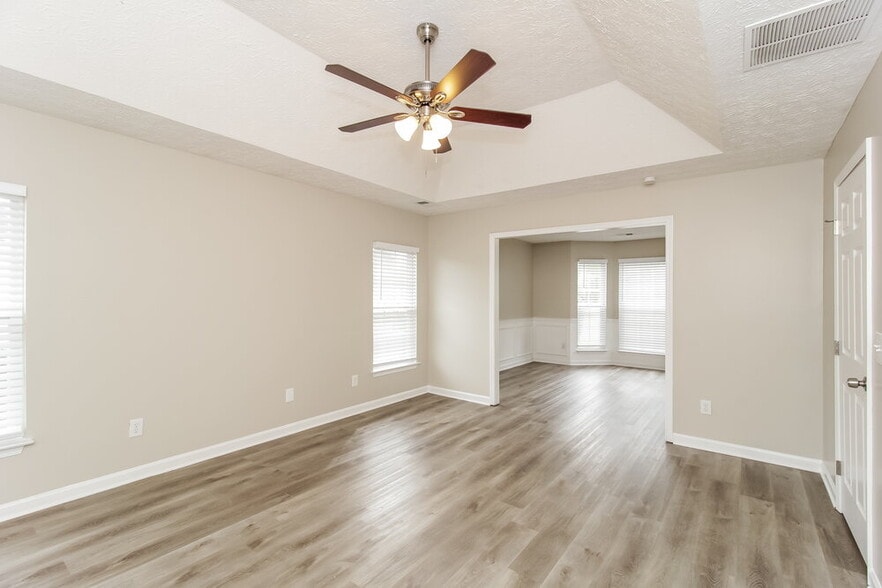 Building Photo - 20 Tavern Green