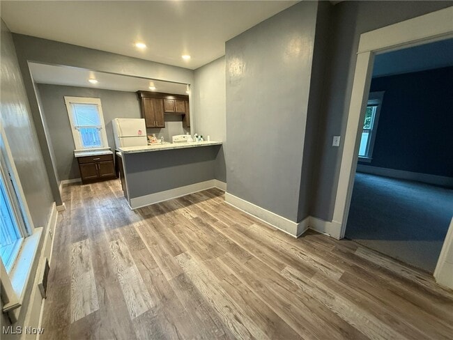 Building Photo - 460 2nd St NW