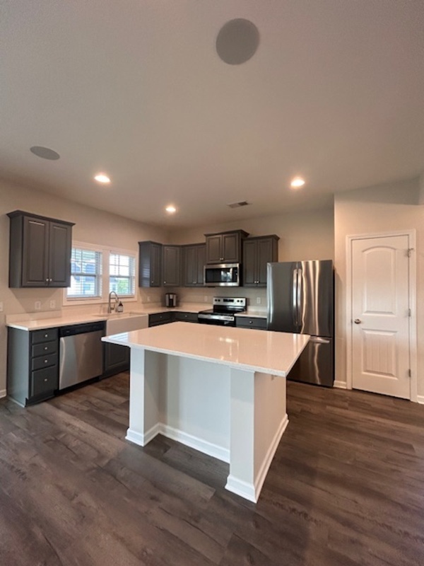 Building Photo - 747 Bustling Br Ln