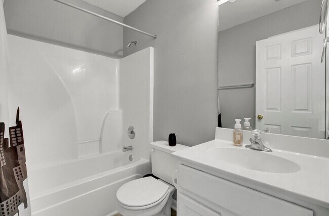 Building Photo - 9160 Maple Grove Dr