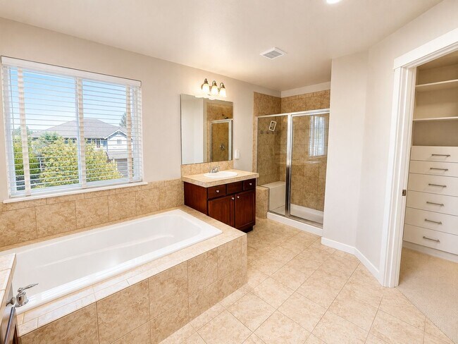 Building Photo - 4Bd/2.5Ba Bothell Home