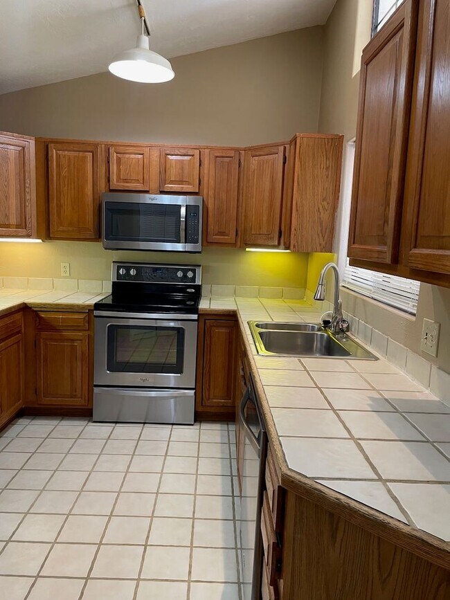 Building Photo - 546 Via Fontana Dr
