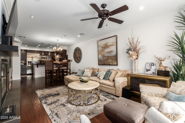 Building Photo - 4909 N Woodmere Fairway
