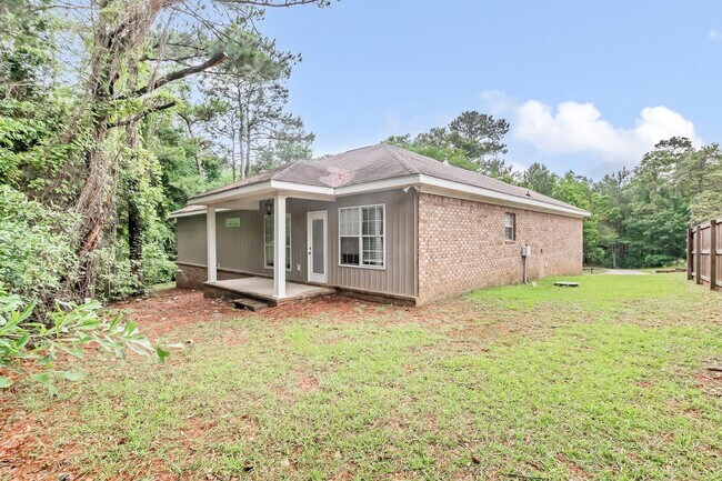 Building Photo - 4/2 in Stratford Glen Subdivision