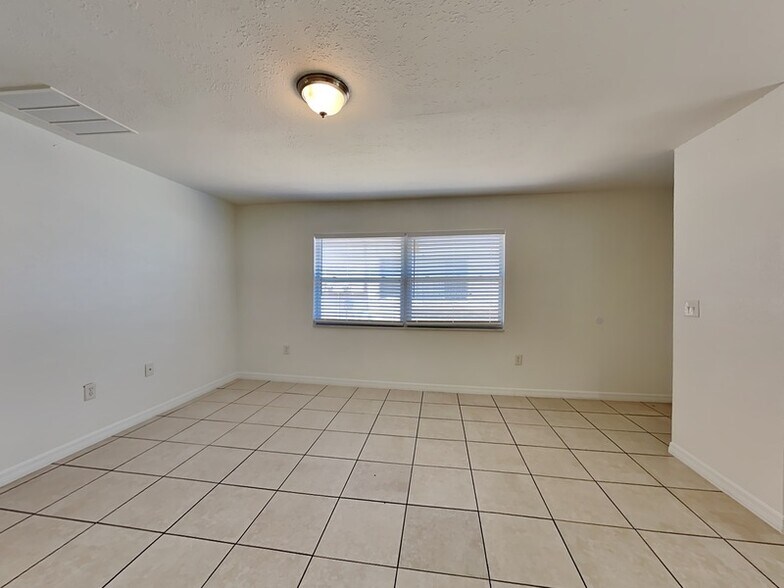 Building Photo - 3071 Willow Bend Blvd