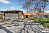 Building Photo - 43038 Lemonwood Dr