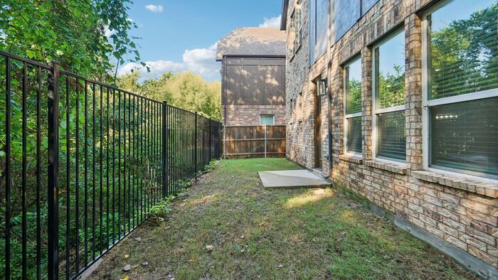 Building Photo - 1703 Paytyn Dr