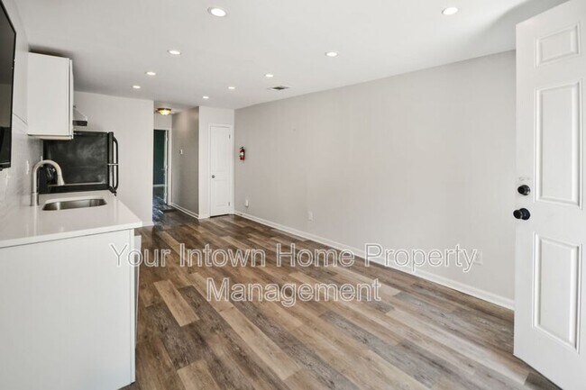 Building Photo - 959 Dill Ave SW