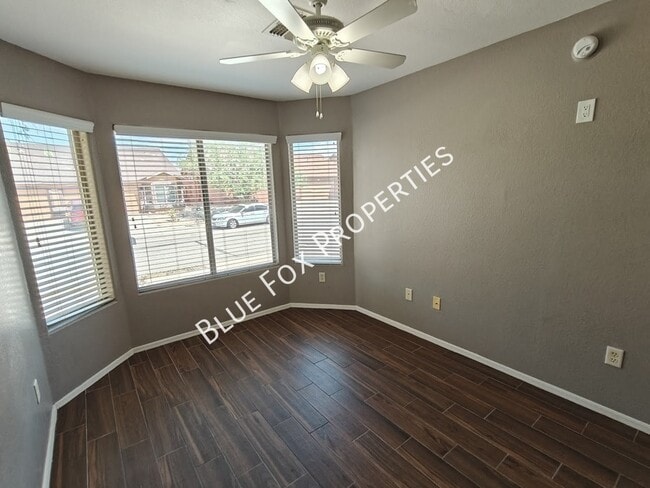 Building Photo - 2122 E Calle Arroyo Lindo