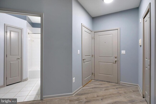 Building Photo - 8390 Ice Crystal Dr