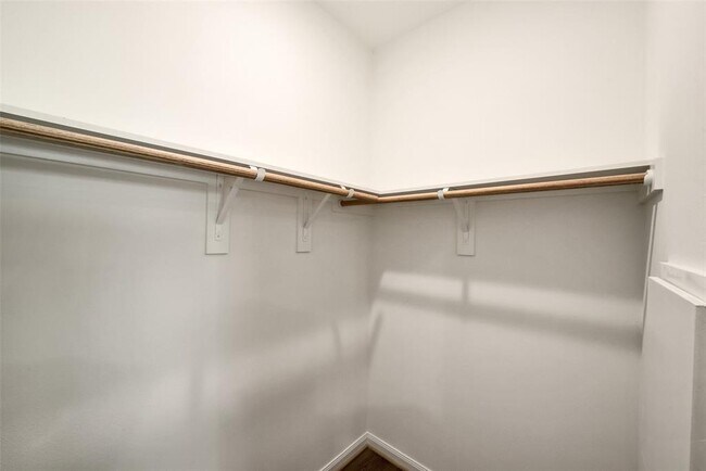 Building Photo - 11611 Moltere Dr