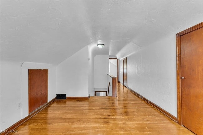 Building Photo - 856 E 237th St