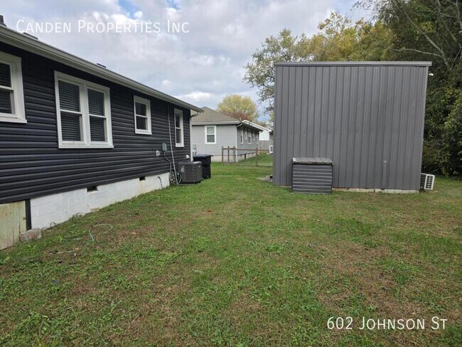 Building Photo - 602 Johnson St