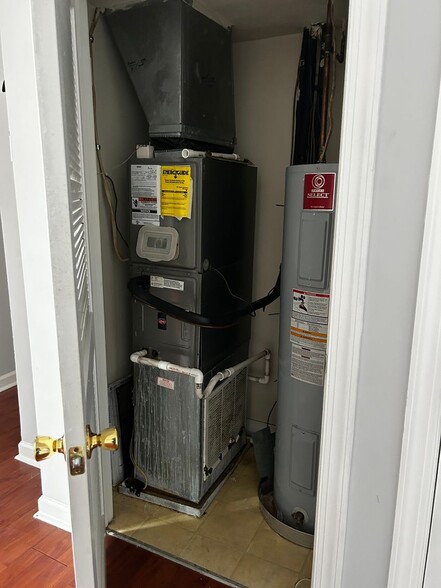 Building Photo - 713 Brandywine St SE