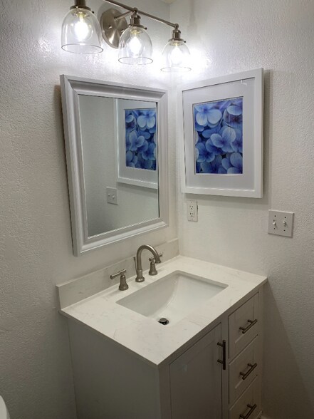 Building Photo - 7469 Spy Glass Ct