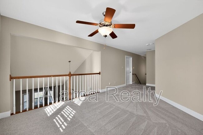 Building Photo - 8723 Whistlers Chase Dr