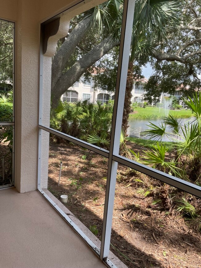 Building Photo - 4264 Central Sarasota Pky