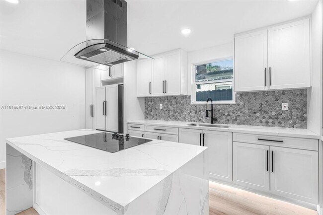 Building Photo - 216 NE 160th St