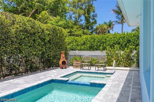 Building Photo - 1232 Royal Palm Dr