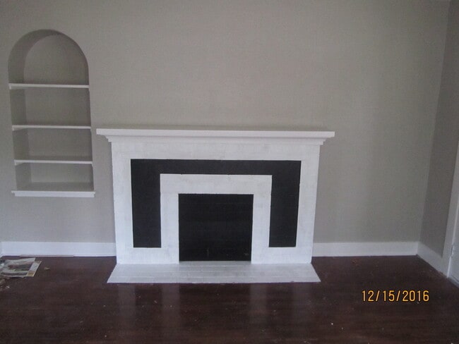 Building Photo - NICE Duplex for Rent close to Midtown and the Plaza District 2-bed & 1-bed available