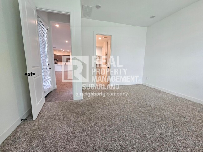 Building Photo - Move-In Ready Home in Sienna with Resort Amenities