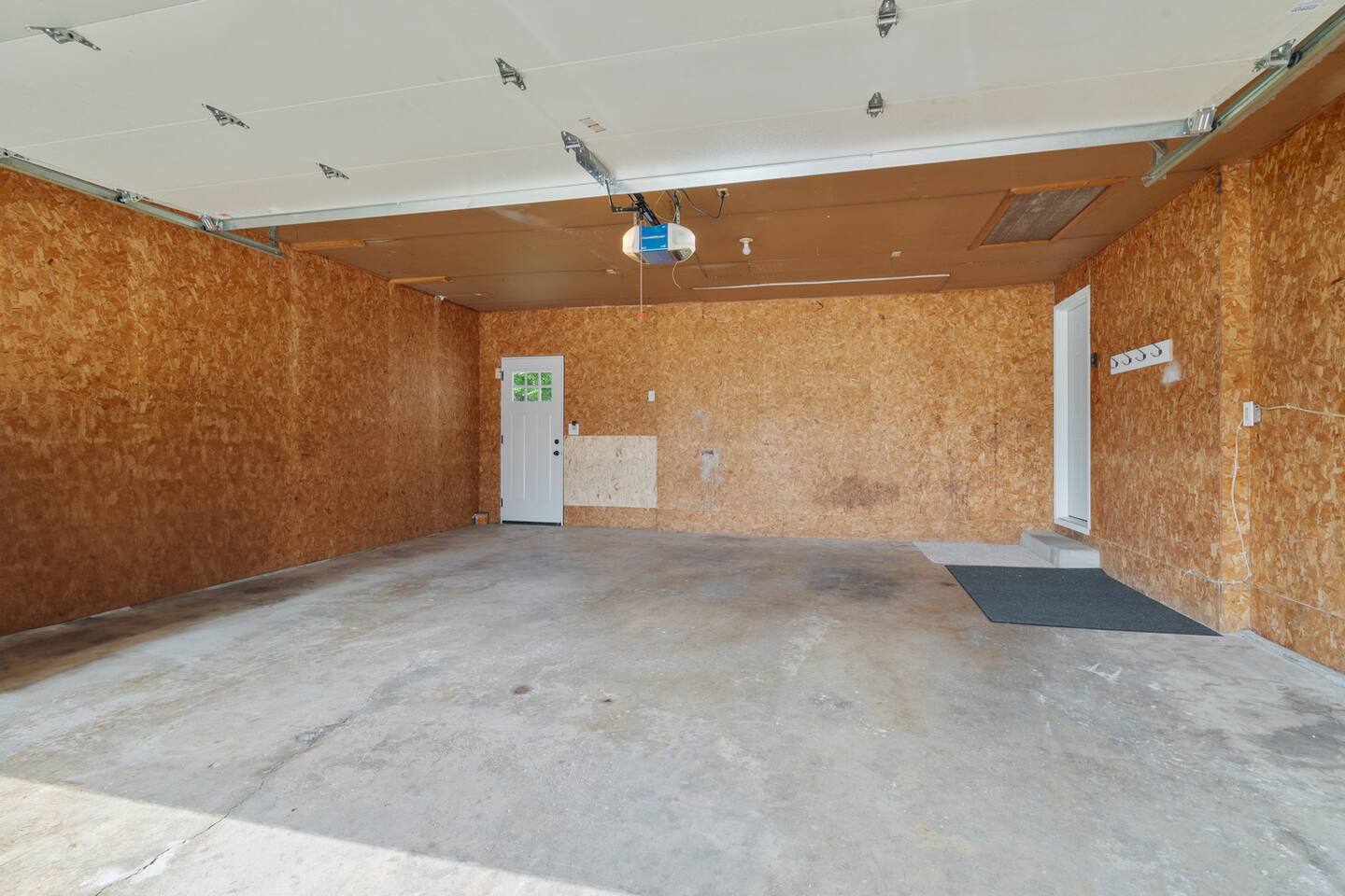 Building Photo - 2598 Parkwood Dr