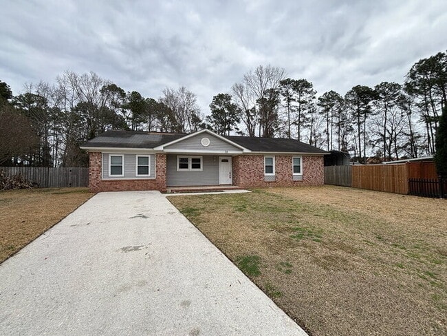 Building Photo - 115 Aylesbury Rd