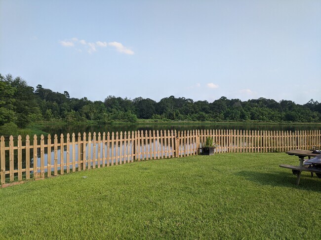 Building Photo - 36044 Raleigh Dr