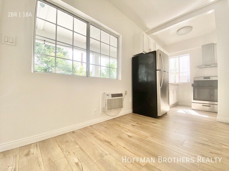 Building Photo - 2691 N Griffin Ave