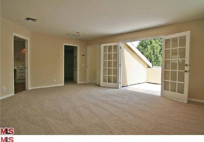 Building Photo - 4102 Shadyglade Ave