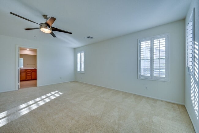 Building Photo - Green Valley!! Gated!! 4 Bedrooms!! Bed & Bath Downstairs!!  TANKLESS WATER HEATER!!! Covered pat...