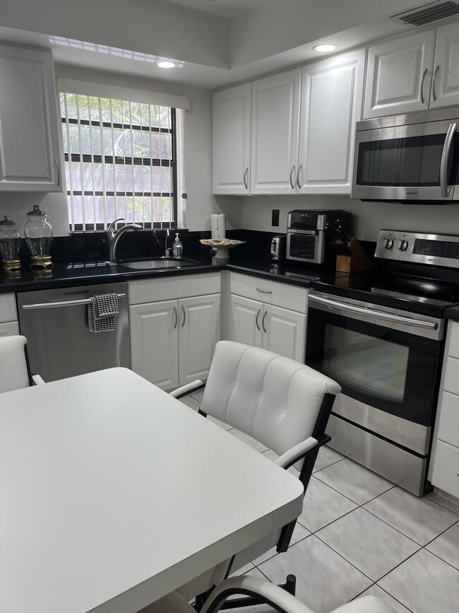Building Photo - 57 Piedmont B