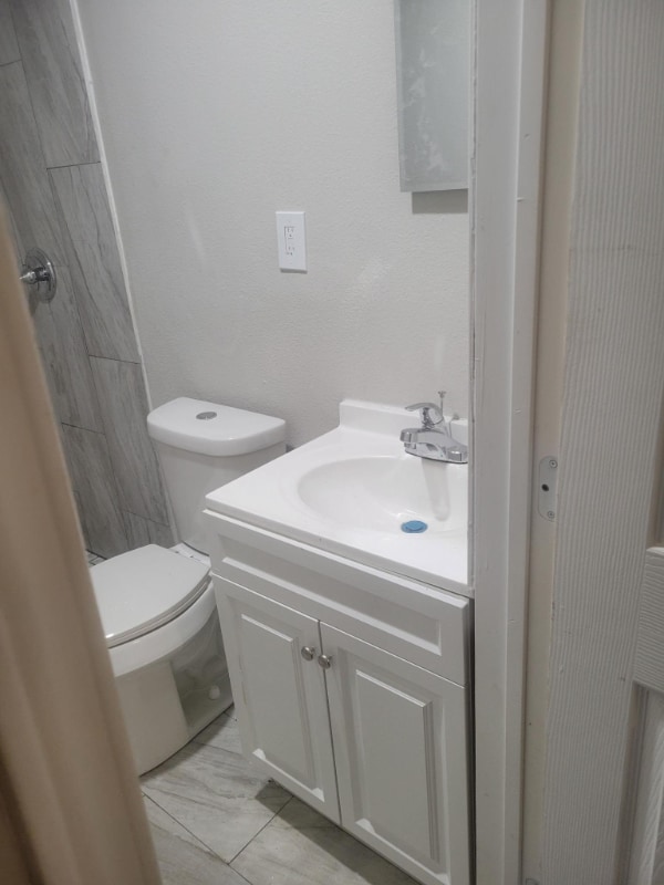 Building Photo - 3035 Modree Ave