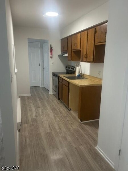 Building Photo - 362 Rutherford Ave