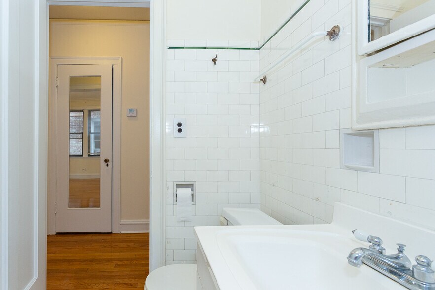 Building Photo - 340 Park Ave