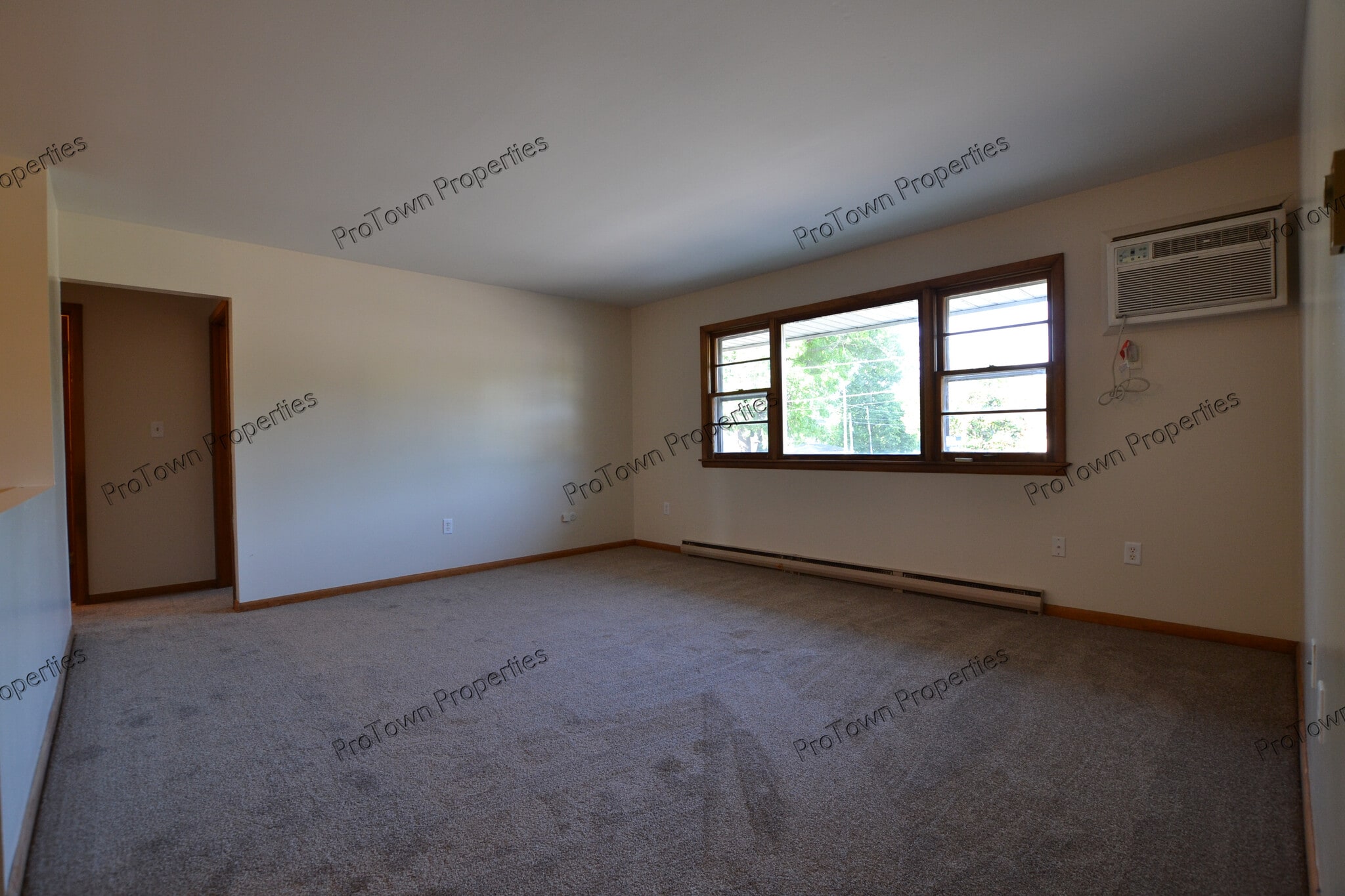 Building Photo - 103 S Joliet St
