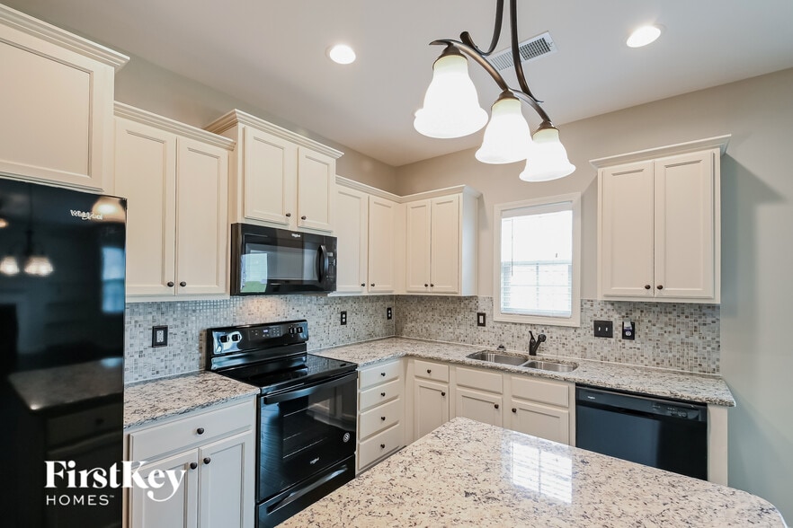 Building Photo - 78 W Lumber Ct