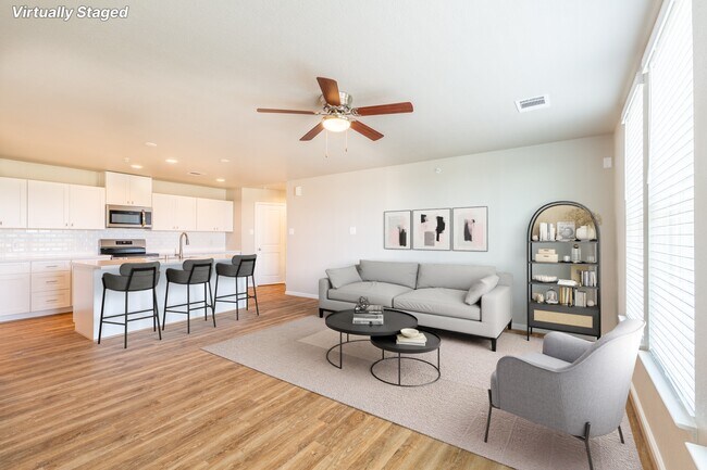 Building Photo - 215 Pk Pl Cir