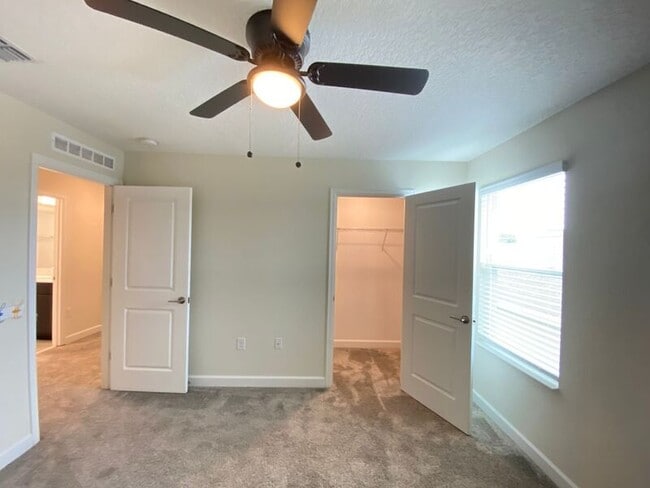 Building Photo - 4442 Seven Canyons Dr