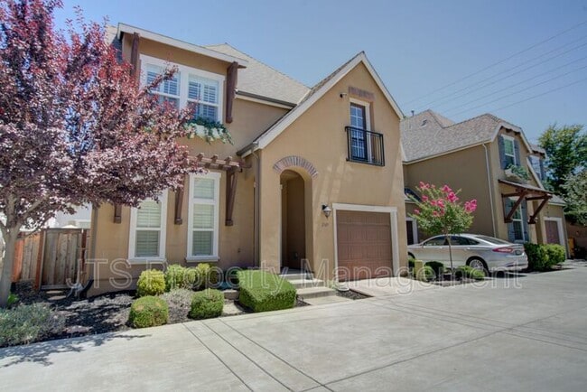 Building Photo - 1349 Piper Pl