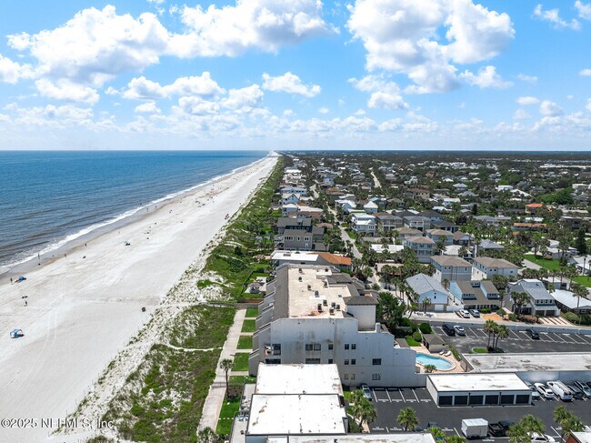 Building Photo - 2343 Costa Verde Blvd